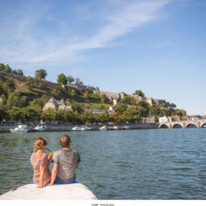 Villa La Rose Sur Meuse Haybes Exterior foto